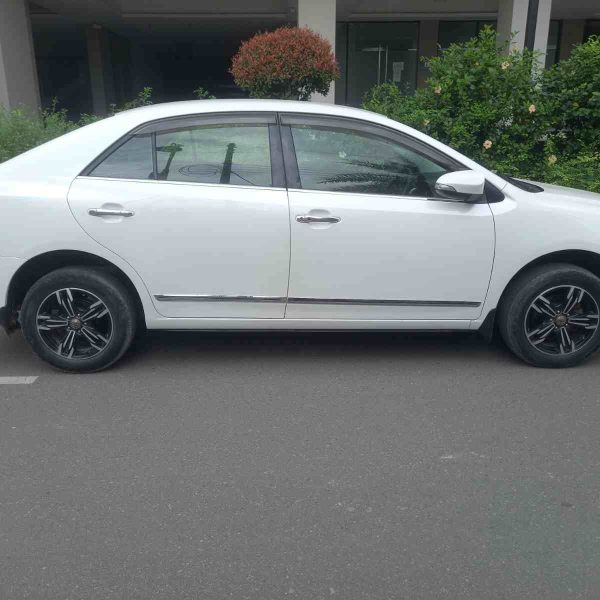 Toyota Premio 2013. একটি অসাধারণ গাড়ি যা আপনার দৈনন্দিন প্রয়োজনে এবং পরিবারের জন্য উপযুক্ত।