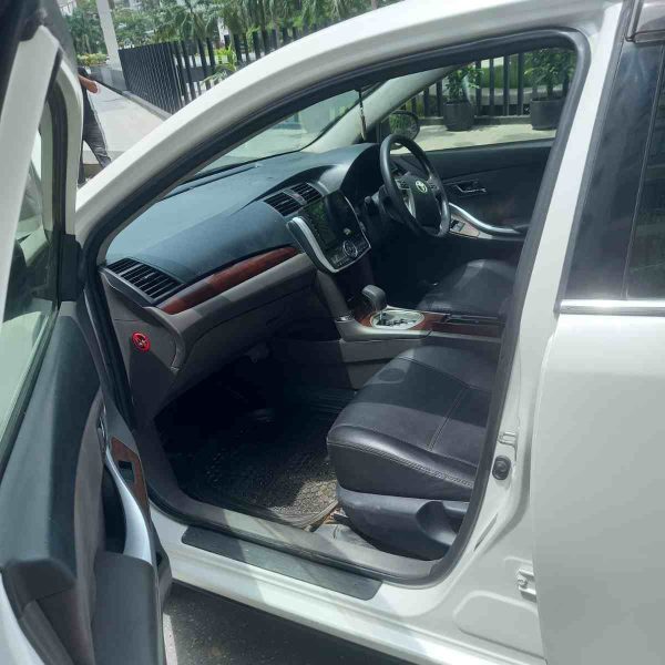 Toyota Premio 2013. একটি অসাধারণ গাড়ি যা আপনার দৈনন্দিন প্রয়োজনে এবং পরিবারের জন্য উপযুক্ত।
