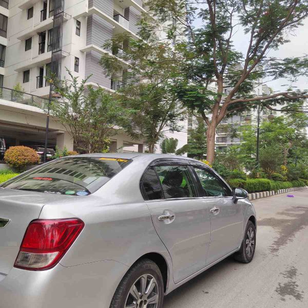 Toyota Axio  – চমৎকার পারিবারিক ও ব্যক্তিগত ব্যবহারের উপযোগী একটি নির্ভরযোগ্য গাড়ি