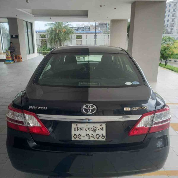 Toyota Premio একটি অসাধারণ গাড়ি যা আপনার দৈনন্দিন প্রয়োজনে এবং পরিবারের জন্য উপযুক্ত