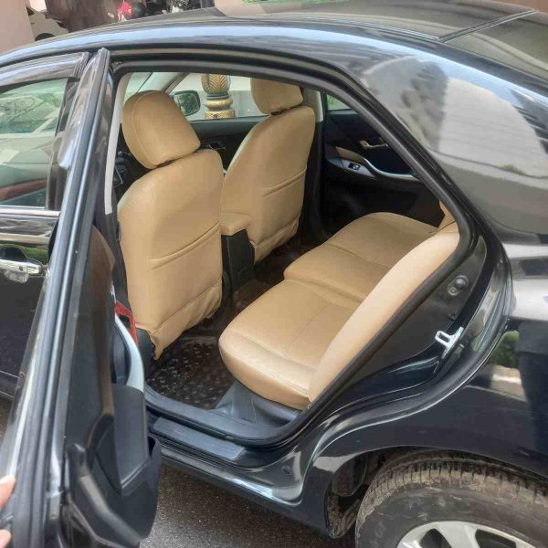Toyota Premio একটি অসাধারণ গাড়ি যা আপনার দৈনন্দিন প্রয়োজনে এবং পরিবারের জন্য উপযুক্ত