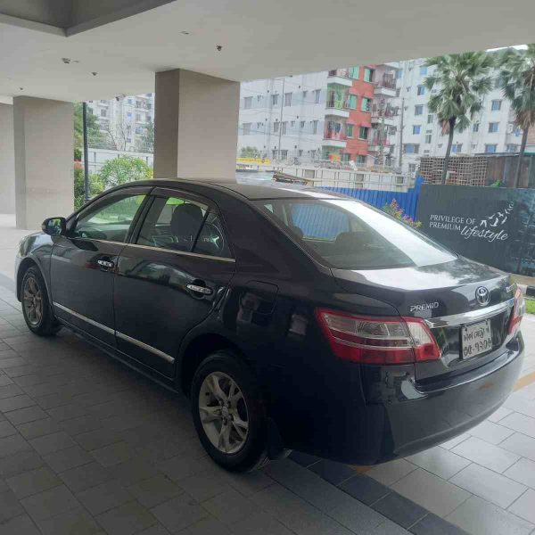 Toyota Premio একটি অসাধারণ গাড়ি যা আপনার দৈনন্দিন প্রয়োজনে এবং পরিবারের জন্য উপযুক্ত