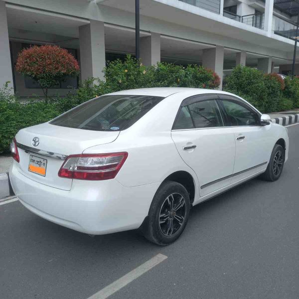 Toyota Premio 2013. একটি অসাধারণ গাড়ি যা আপনার দৈনন্দিন প্রয়োজনে এবং পরিবারের জন্য উপযুক্ত।
